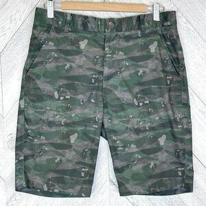 Puma Golf Shorts Mens Size 32 Green Camo Golf Course Allover Print 9.5" Inseam